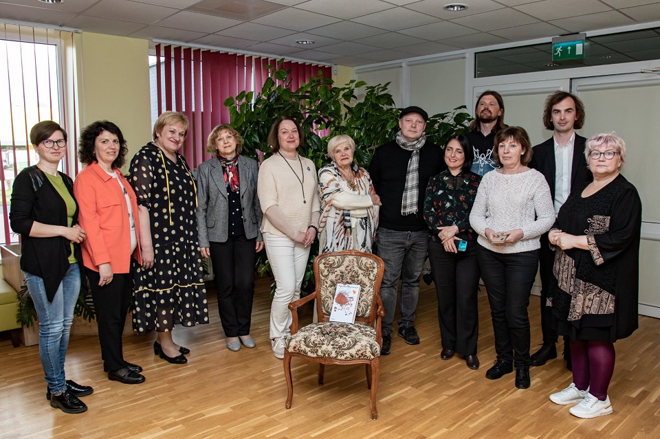 Poetai sučiulbo kartu su paukščiais