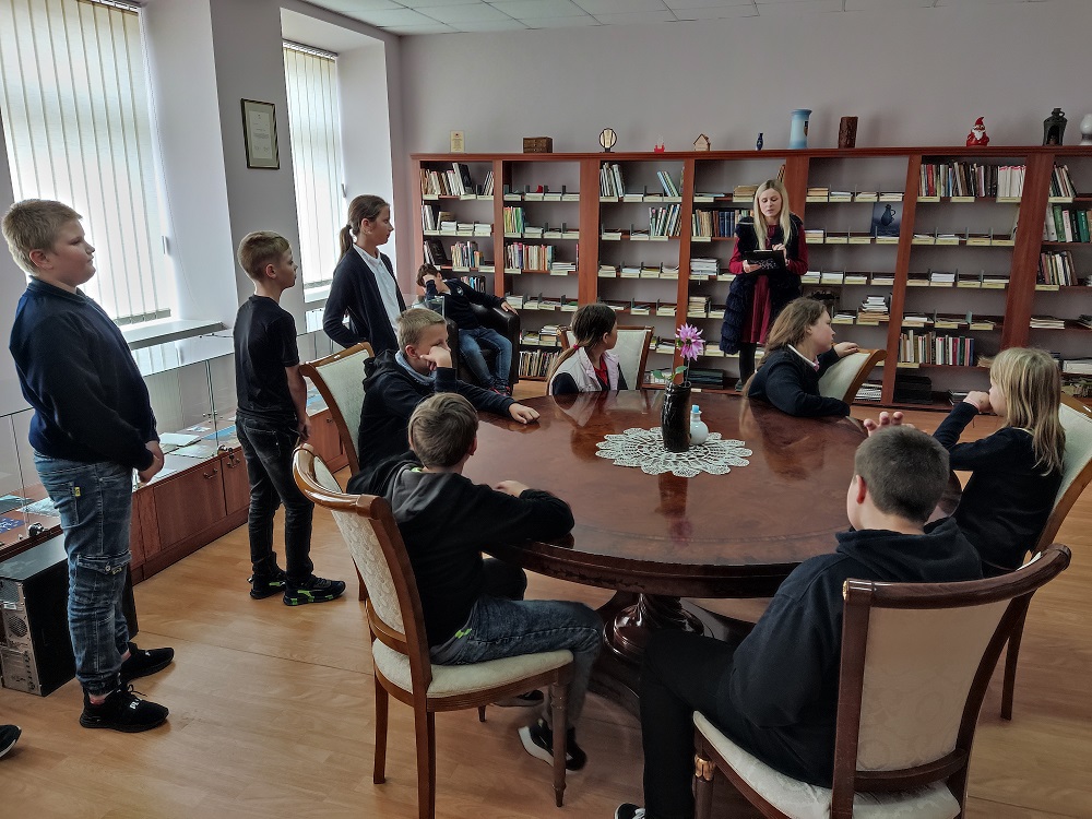 Viešosios bibliotekos informacija ir nuotraukos
